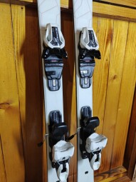 LYŽE KASTLE QUARTZ 72 150CM